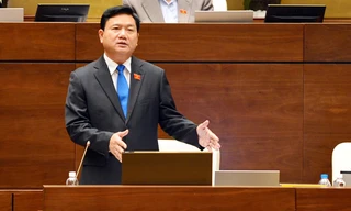 Bộ trưởng Đinh La Thăng tại diễn đàn Quốc hội. Ảnh: Như Ý.