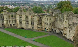 Bóng ma 'Phu nhân áo xám' lộ diện tại lâu đài ở Anh?