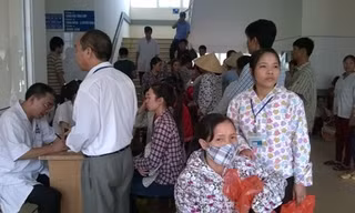 Hàng trăm công nhân ở Bắc Ninh nhập viện nghi ngộ độc