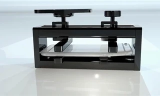 Thiết bị uốn thẳng iPhone bị cong giá 6 triệu đồng