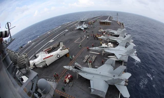 Tận mắt tàu sân bay Mỹ đang ở gần Việt Nam