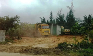 Chính quyền để dân lấn đất công như 'chốn không người'?