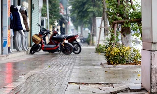 Nhiều khu vực được lát đá đã xuống cấp nhanh chóng.