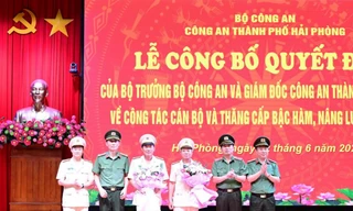 Hai phó giám đốc Công an TP Hải Phòng nghỉ hưu