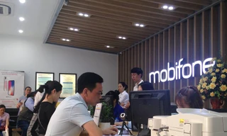 Sát hạn chót: Dân đổ xô xếp hàng chụp ảnh chân dung