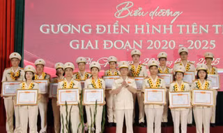 Công an Bắc Giang tuyên dương 80 điển hình tiên tiến.