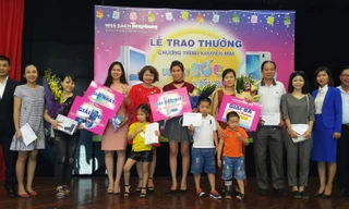 Nhà sách Tiền Phong trao giải chương trình “Ưu đãi sốc, bốc quà khủng” 