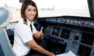 Antonette Parucha trong buồng lái