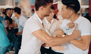 Lần này không chỉ một, mà rất nhiều “Soái ca” đua nhau giành giật những mẫu giày túi mới nhất của thương hiệu Juno để tặng cho người phụ nữ của mình