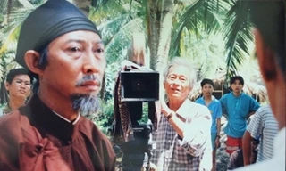 NSND - Đạo diễn Nguyễn Huy Thành (người cầm máy quay) Ảnh: St