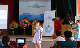 Lễ trao tặng máy lọc nước tại “làng ung thư” Cờ Đỏ