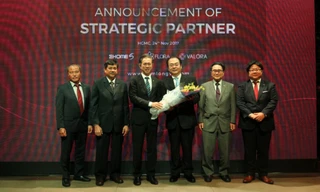 Đại diện Anabuki Housing Service, tập đoàn Nam Long và Okamura ký hợp tác với nhau