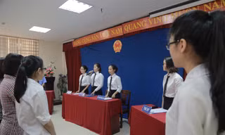 Sinh viên Duy Tân tham gia một buổi học mô phỏng “Phiên tòa giả định”