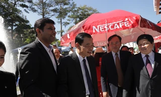 Lãnh đạo cấp cao của Bộ Nông nghiệp và phát triển nông thôn tỉnh Lâm Đồng và Nestle Việt Nam tại không gian văn hóa cà phê Việt Nam
