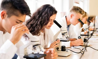 Gần 100 năm nghiên cứu, phát triển – Similac luôn ở vị trí tiên phong