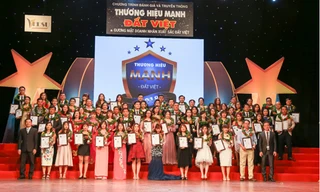 Các doanh nghiệp trên sân khấu vinh danh Thương hiệu mạnh Đất Việt 2018