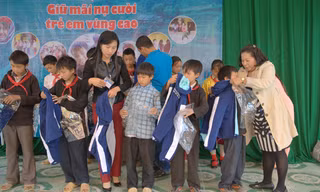 Nắng phương Nam tỏa trên trời Lũng Cú