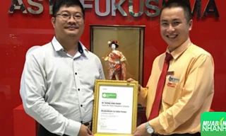 Anh Trương Công Khanh nhận giấy chứng nhận Thành viên Partner bán hàng xuất sắc trên hệ thống Mạng xã hội MuaBanNhanh.com/0982100120