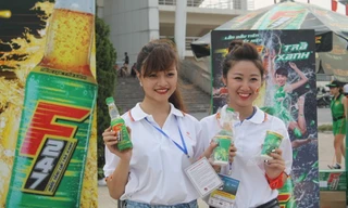 Hot girl “bùng nổ” cùng Manchester City