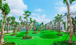 Khu phức hợp Vinhomes Imperia (Hải Phòng) đã bắt đầu đi vào bàn giao chỉ sau ít tháng ra mắt. Nhiều dự án khác mang thương hiệu Vinhomes cũng đã được bàn giao đúng hoặc trước thời hạn trong năm 2017 và năm 2018 vừa qua như Vinhomes Central Park, Vinhomes 