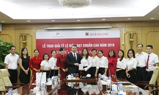 Agribank nhận giải thưởng Tỷ lệ điện đạt chuẩn cao năm 2016