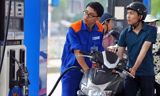 Giá xăng sẽ điều chỉnh ngày mai.