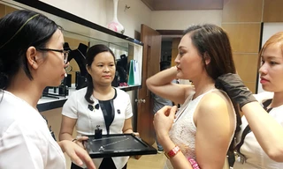 Trải nghiệm những bộ trang sức bạc tỷ của nước Pháp giữa trời thu Hà Nội