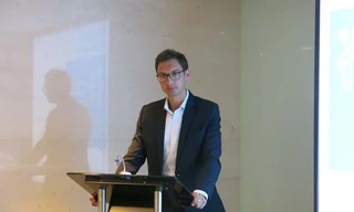 Thu hút và giữ chân nhân sự cấp cao từng làm ở các công ty phương tây