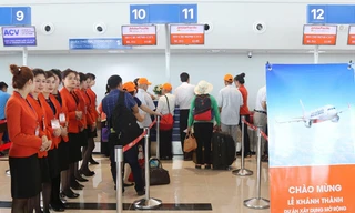 Rực rỡ sắc cam tại lễ khai trương sân bay Cát Bi