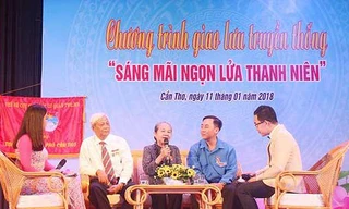 Cựu cán bộ Đoàn thanh niên các cơ quan TW cục Miền Nam giao lưu với tuổi trẻ thành phố Cần Thơ