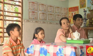 Gia đình anh Đinh Văn Sáng và chị Nguyễn Thị Lệ