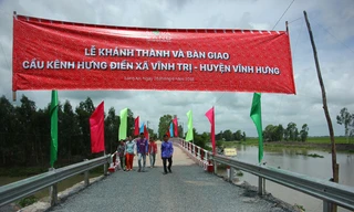 Cây cầu mới mang lại nhiều niềm vui mới cho người dân xã Vĩnh Trị, huyện Vĩnh Hưng, tỉnh Long An
