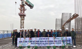 Lễ cất nóc tòa HH2 dự án Eco-Lake View, vượt tiến độ 2 quý