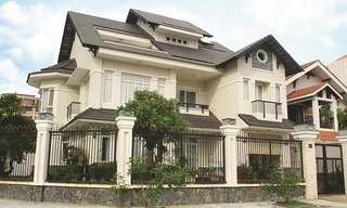 Bí quyết để không phải “đau đầu” khi chọn cửa làm nhà