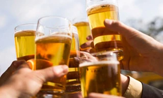 Bia, rượu làm gia tăng tỉ lệ mắc bệnh gút