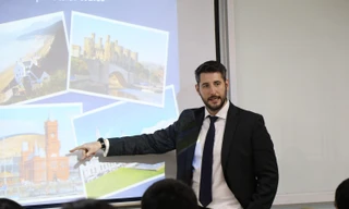 Hơn 50% thời lượng học tập và thực hành tại UEF sử dụng tiếng Anh