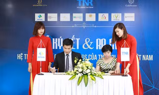 STDA đại diện Hệ thống Đại lý phân phối ký kết cùng TNR Holdings Việt Nam.