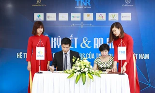 STDA đại diện Hệ thống Đại lý phân phối ký kết cùng TNR Holdings Việt Nam.