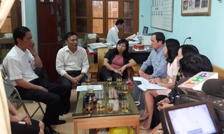 Các cơ quan ban ngành họp và quyết định về việc chấm dứt hợp đồng lao động với cô M.H ngày 5.4. Ảnh: T.P