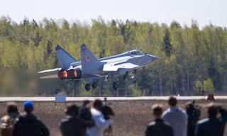 Tiêm kích MiG-31BM: 'Thần hộ mệnh' trên bầu trời Bắc Cực