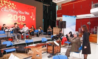 Nghệ sĩ Nhà hát Ca múa nhạc Việt Nam tập luyện cho chương trình nghệ thuật đặc biệt