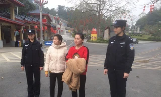 Hai nạn nhân trở về tại khu vực cửa khẩu Quốc tế Hữu Nghị