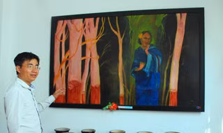 Ngoài gốm anh Minh Luân còn sưu tầm tranh