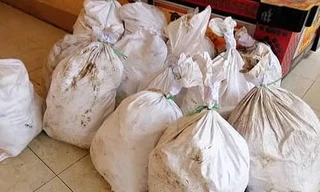 Thu giữ 700 kg ma túy đá 'vô chủ' ven đường