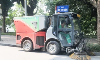 Xe quét rác được nhập về thay thế xe rửa đường Hà Nội lâu nayẢnh: Trọng Đảng