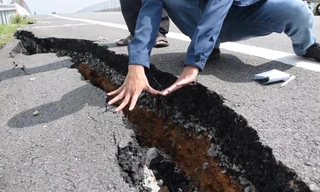 Một điểm hư hỏng được ghi nhận trên cao tốc Đà Nẵng - Quảng Ngãi vào năm 2018. Ảnh: Nguyễn Thành