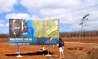 Biển quảng cáo với những hình ảnh hấp dẫn nhưng không đúng sự thật về khu dân cư (thôn Ia Ring, xã Ia Tiêm, huyện Chư Sê, tỉnh Gia Lai)