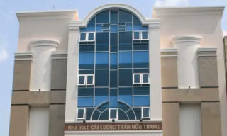 Nhà hát Hưng Ðạo (tức Nhà hát Trần Hữu Trang) hiện nay 