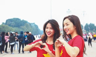 Sao Ly ( bên trái ) tham gia Diễn đàn Trí thức trẻ Việt Nam toàn cầu lần thứ II, năm 2019Ảnh: NVCC 