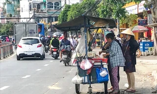 Thuế đánh vào người nghèo, có nên?